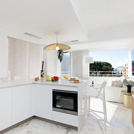 Les Legendes Yourhosthelper Apartment