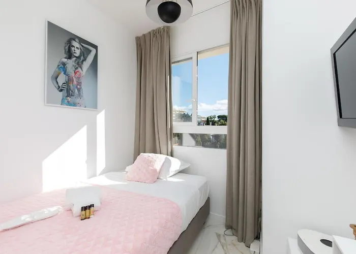 Les Legendes Yourhosthelper カンヌ