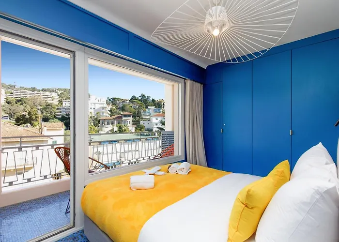 Les Legendes Yourhosthelper アパート カンヌ