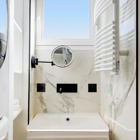 Les Légendes Yourhosthelper * Cannes